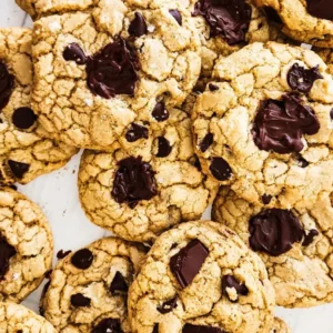 Gluten free and dairy free chocolate chip cookies made with browned butter and maple syrup - yum!