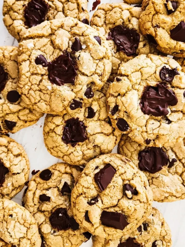 Gluten free and dairy free chocolate chip cookies made with browned butter and maple syrup - yum!